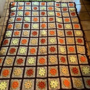 Vintage Granny Square Throw Blanket/Bed Spread Cover - Exc. Cond! 52” x 62”